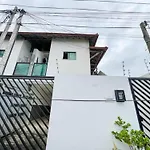 Flat Moderno Com Wi-Fi E Smart Tv - 3 Min Da Rodoviaria E Proximo A Praia Do Forte